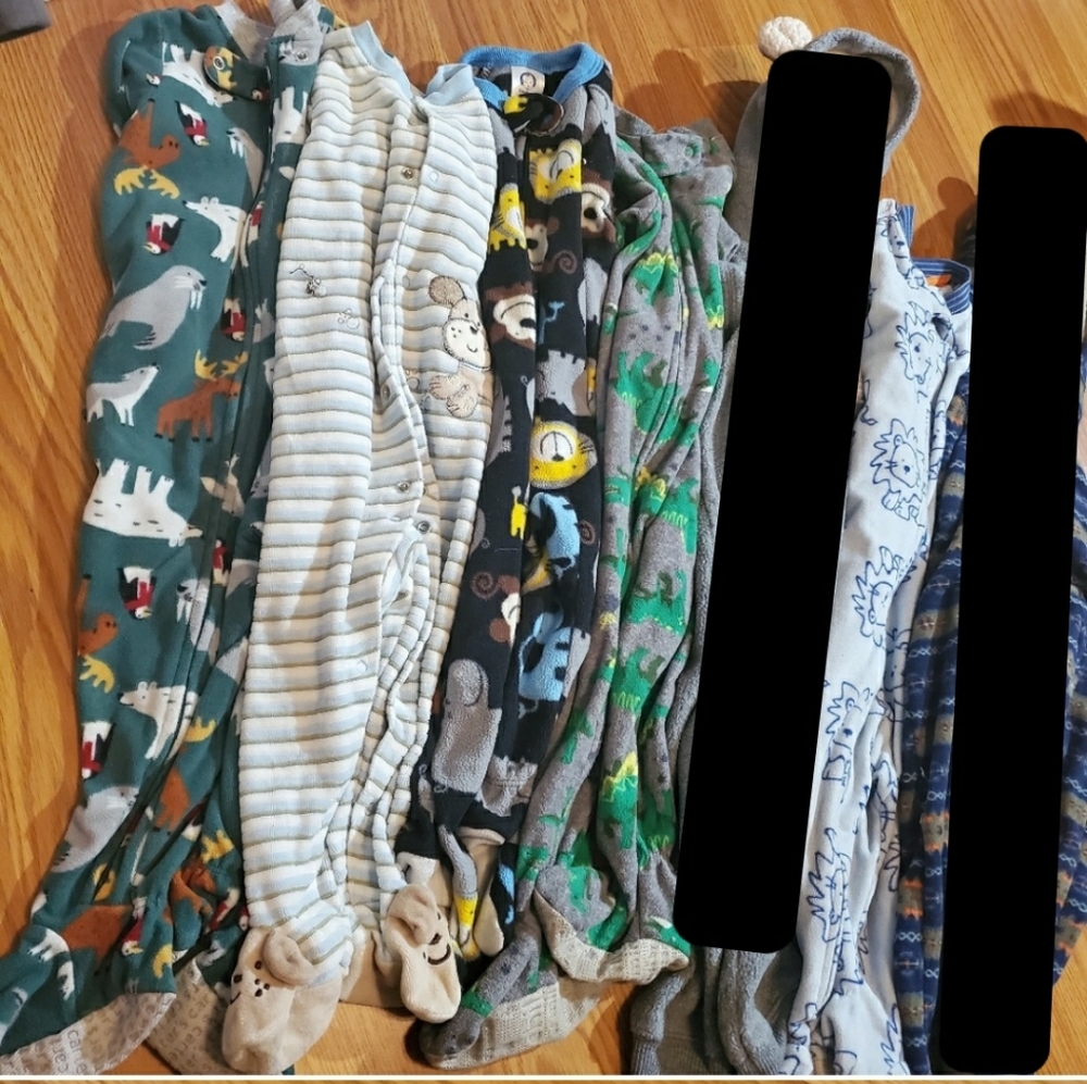 5 zip up sleepers in 12-18 months